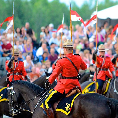 481px-Royal_Canadian_Mounted_Police_(RCMP)_Sunset_Ceremony_2012