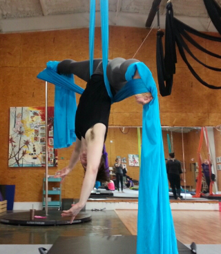 crossback-straddle-inversion-trimmed